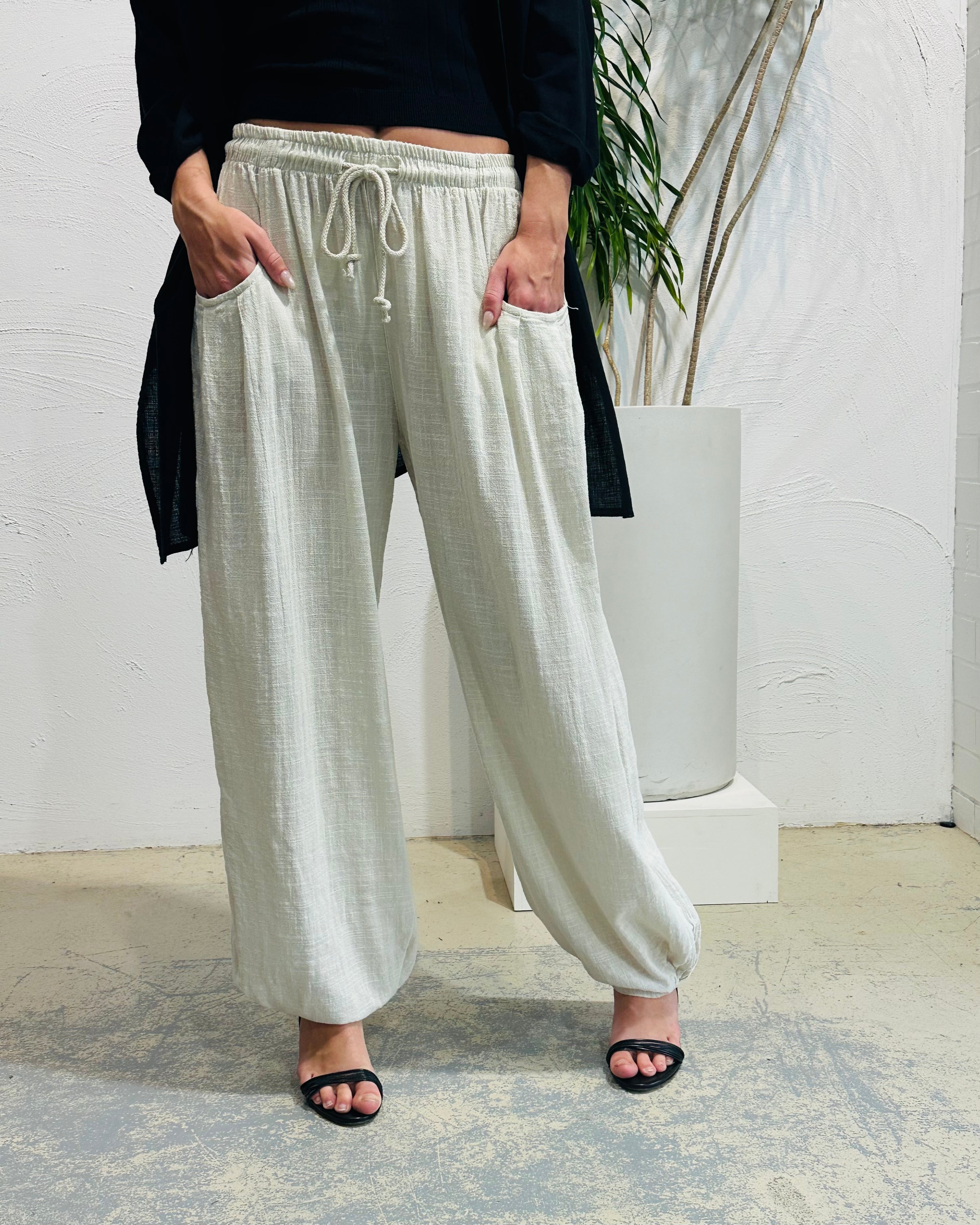 Geni Pant - Bone