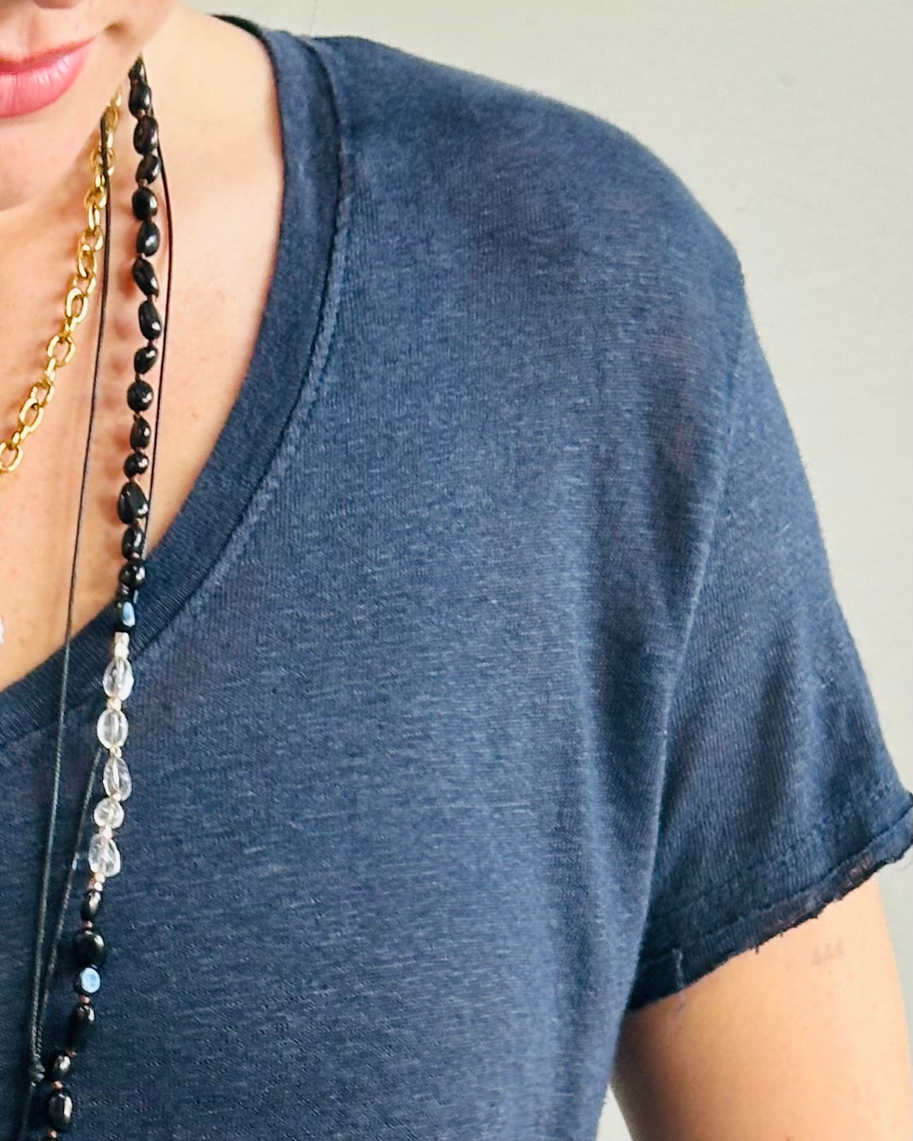 Kate Navy V-neck linen tee