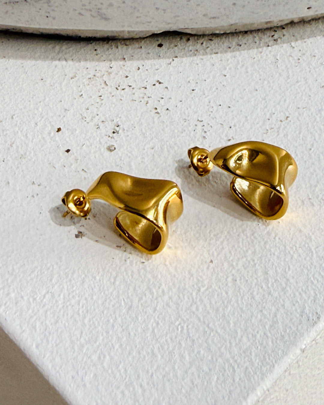Sol Hoop Earrings Gold