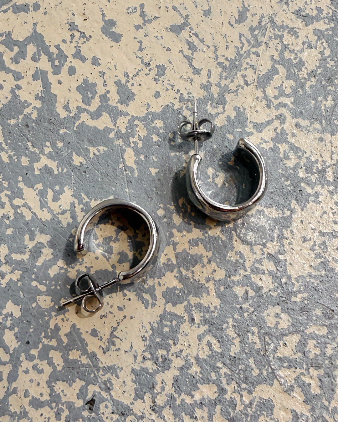 Amour Hoop Earrings